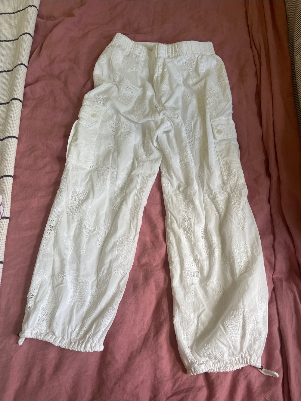 Trina Turk White Eyelet Cargo Pants - Picture 6 of 8